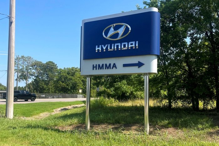 Hyundai Motor workers at Alabama plant move to join UAW