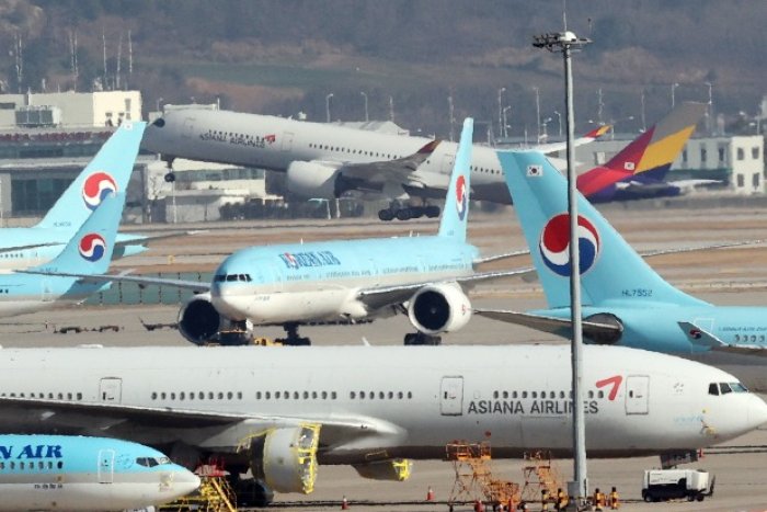 Korean Air expects US approval for Asiana merger by end-Oct: report