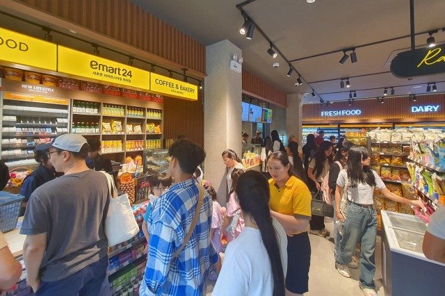 E-Mart24 opens first store in Cambodia