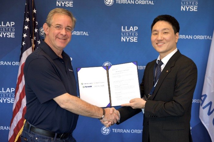 Hanwha’s Flexell Space to supply satellite solar cell to Terran Orbital