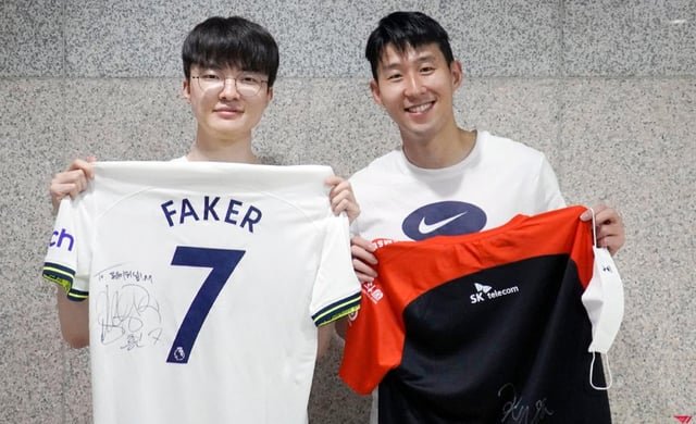 One question, who is more famous in the world, Son Heung-min or Faker?