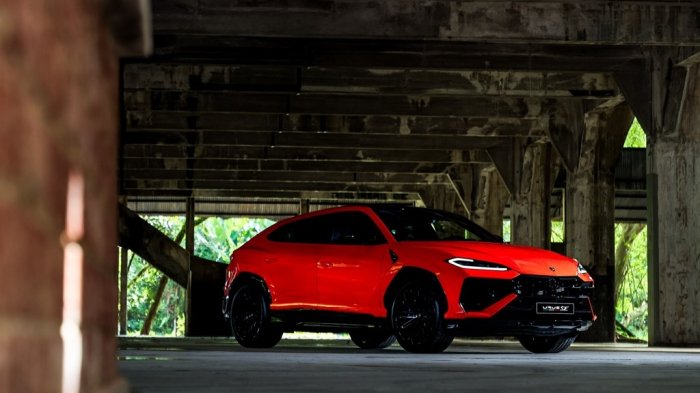 Lamborghini unveils 1st plug-in hybrid SUV Urus SE in Korea