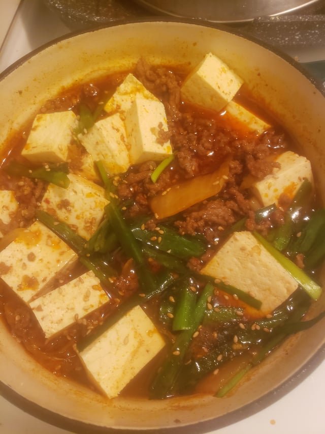 My first attempt ever at Kimchi Jjigae