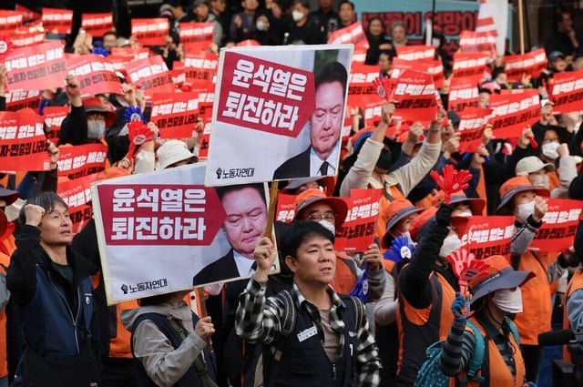 ‘Not fit to lead’: Seoul echoes with calls for president to step down