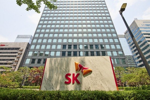 S&P upgrades SK Innovation credit rating to BBB-