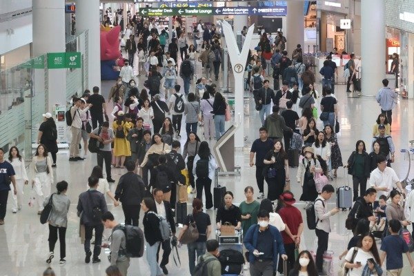 S.Korean overseas card spending posts record $5.71 bn in Q3