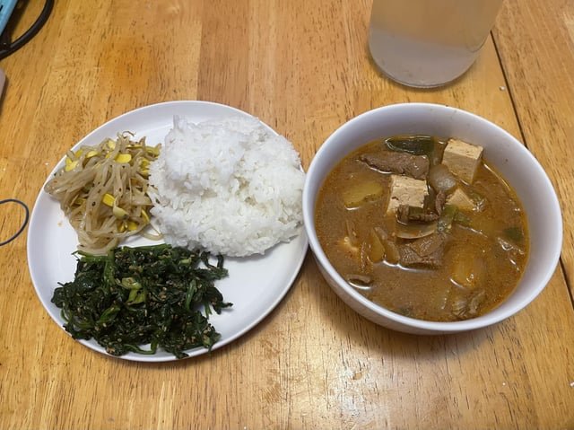 Doenjang jigae and banchan