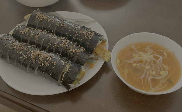 Kimbap and Kimchi Soup