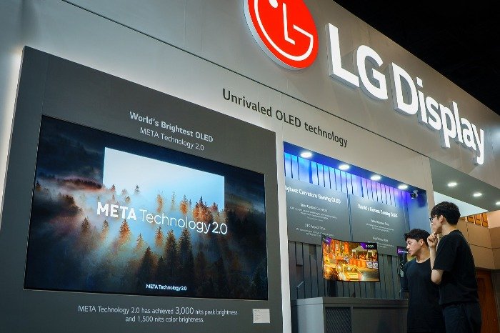 Korean displays return to No.1 with premium IT OLED