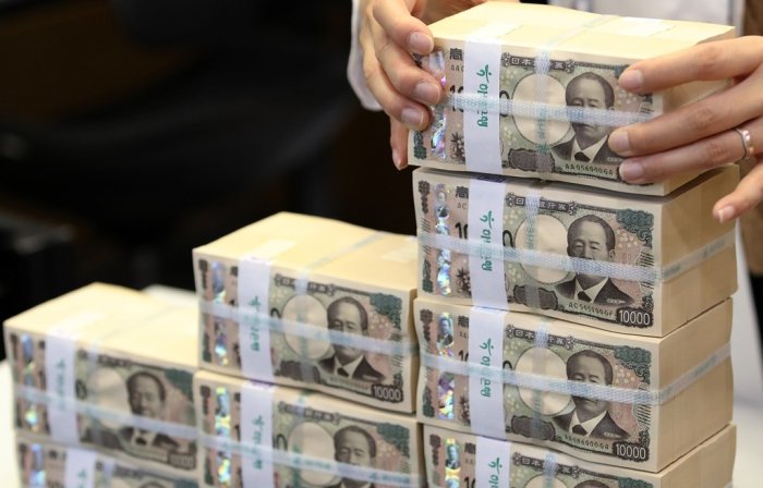 Korean’s yen savings fall on profit-taking despite BOJ rate hike views