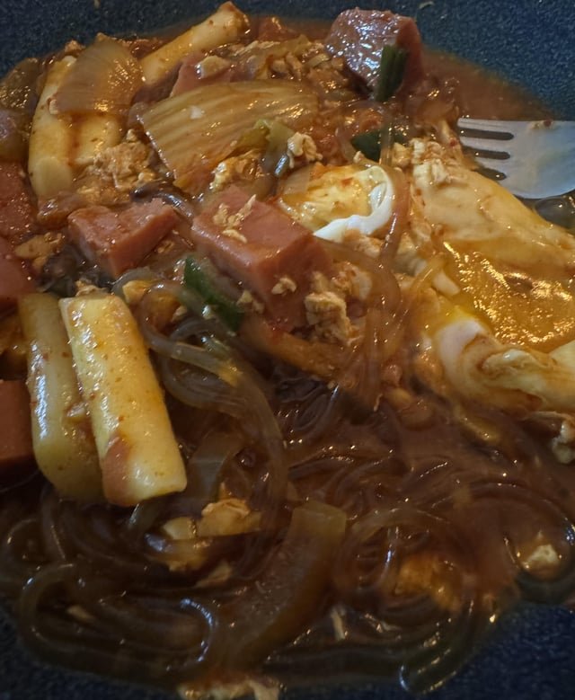 Kimchi jjigae with spam