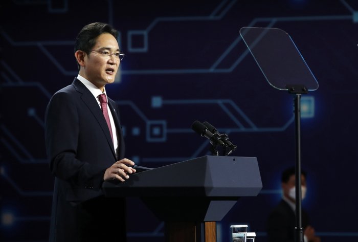 Samsung set to rebuild with leader Lee cleared of all charges against him