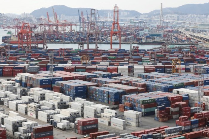 S.Korea logs current account surplus in Jan; Growth slows