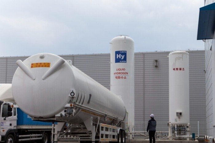Hylium to supply liquefied hydrogen storage tanks to AirFirst