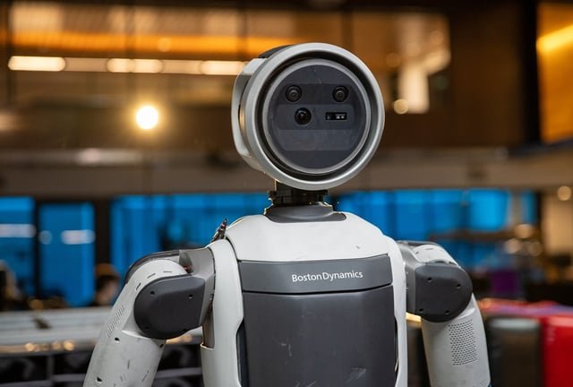 Hyundai Putting ‘Tens of Thousands’ of Advanced Robots to Work