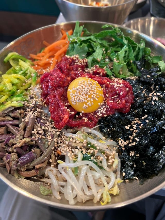 육회 비빔밥: Yukhoe bibimbap…