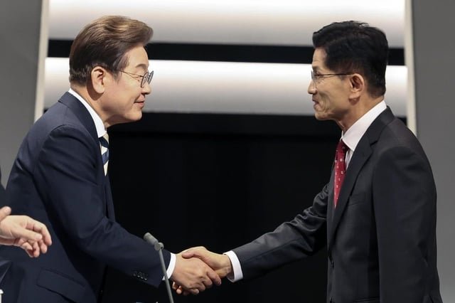 South Korea’s two leading candidates silent on human rights issues