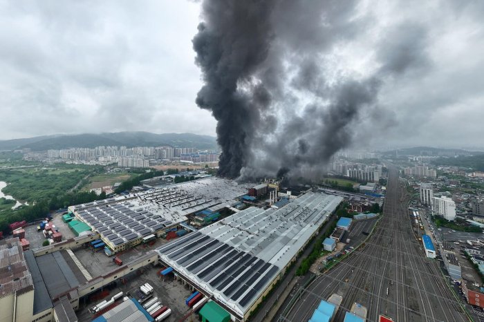 Kumho Tire shuts Gwangju plant after fire, derailing record sales run