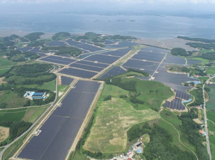 KKR in control feud over Korea’s top solar power plant
