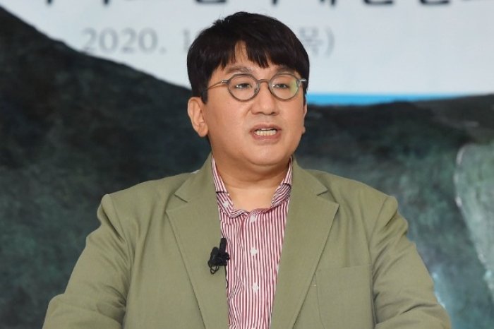 HYBE Chair Bang referred to prosecutors over alleged unfair trading