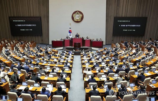 Ruling party proposes contentious broadcasting bill; main opposition launches filibuster