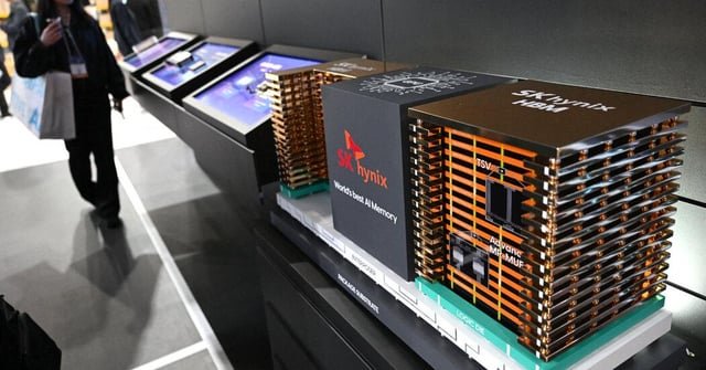 Trump Takes Aim at South Korean Chipmakers’ China Operations. The U.S. said Samsung and SK Hynix could no longer ship American equipment to their production facilities in China without government licenses.