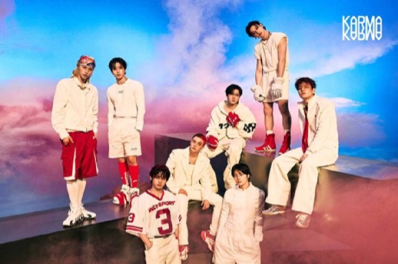 “Thank You, Stray Kids”: Comeback Buzz Drives JYP Enter Rally