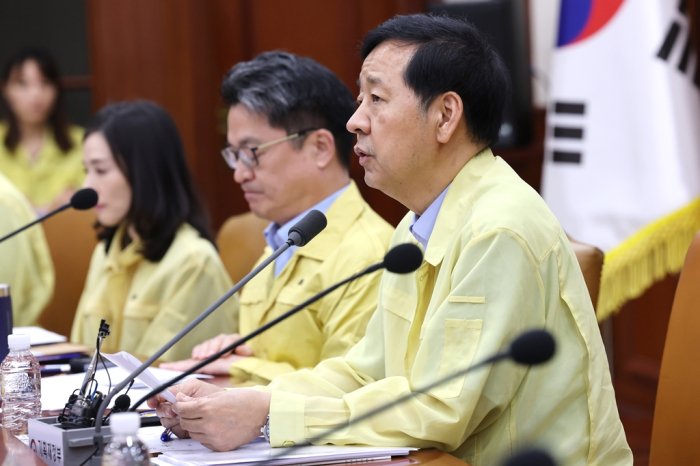 S.Korea’s petrochemical firms to cut capacity on state urge for rigorous restructuring