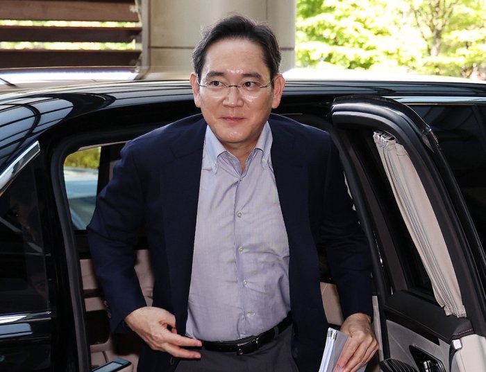 Korean tycoons head to US to support summit; Samsung likely to unveil fresh investment
