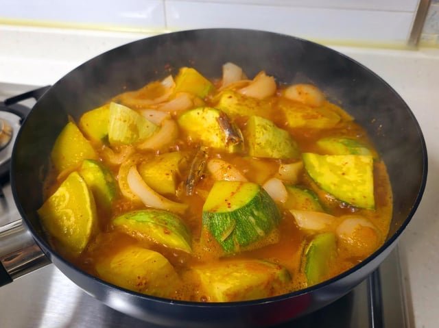 Ever heard of Hobak-jang(호박장)? I’ve never seen a restaurant selling this.