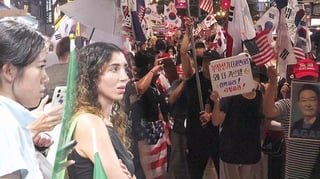 “Get Out!” in Tourists’ Faces… Anti-China Protests Stain Korea’s No.1 Tourist Spot | 관광객 면전에 “꺼져라”…혐중시위 얼룩진 ‘관광1번지’