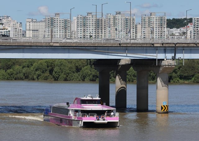 Seoul suspends Hangang Bus service amid safety concerns, public criticism – The Korea Times