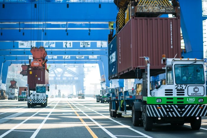 S.Korea posts record July current account surplus on chips; full-year figure seen at $110 billion