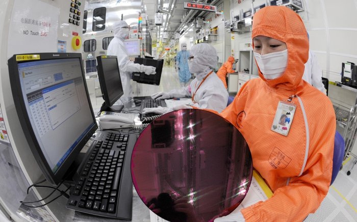 US likely to grant Samsung, SK Hynix conditional approval of chip equipment in China