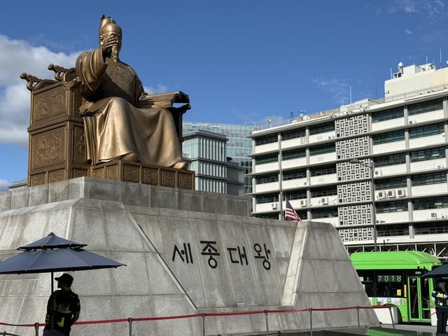 These limp dick losers in the US embassy in Korea flew their flag at half mast because Charlie got shot in the neck lmao