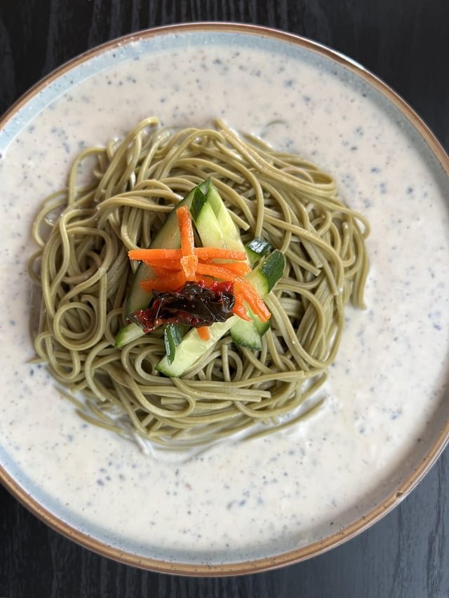 Green tea buckwheat noodles