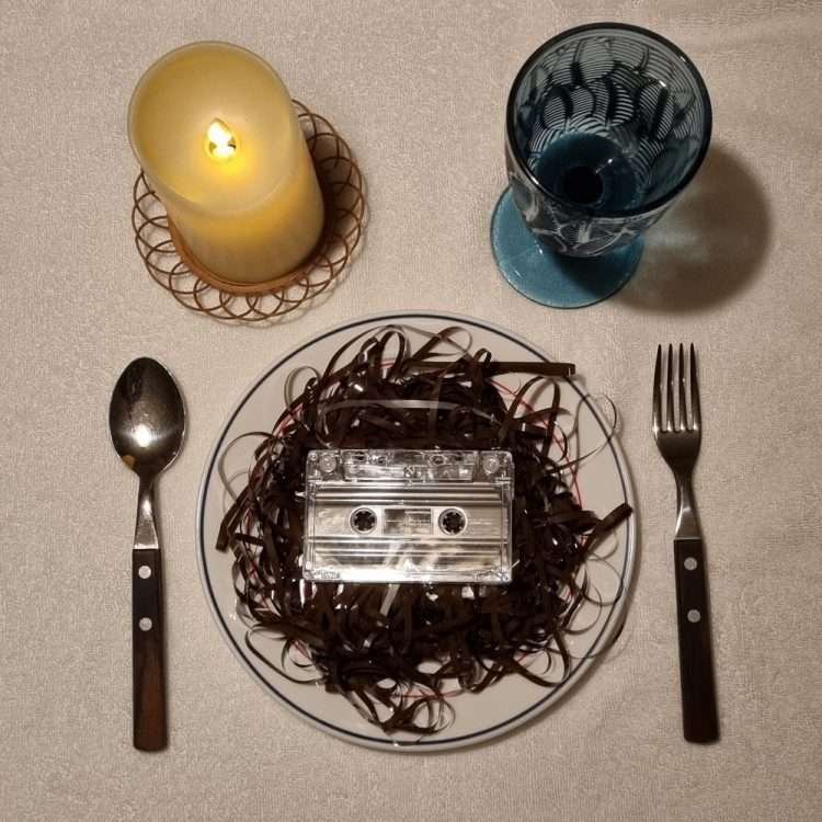 Short Stuff 75 : WE SKI FLATFISH, heuleul, Garlic Pasta Social Club, Neeha, The Vastards