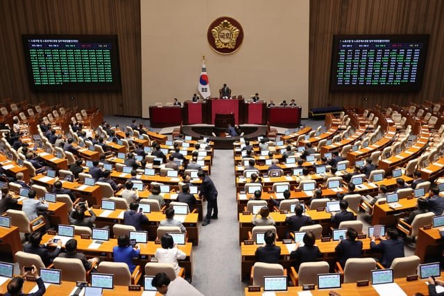 4 in 10 foreign firms hold negative views on labor policy of new gov’t: survey