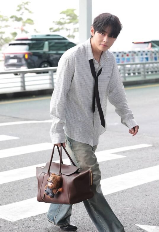 BTS V sparks ‘Hirono’ craze, outshines LaBubu in global sell-out frenzy