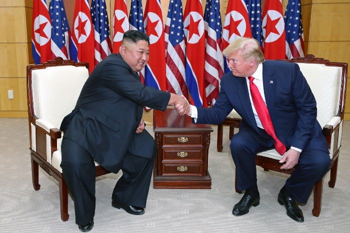 US officials mull Trump-Kim Jong Un meeting during Asia trip