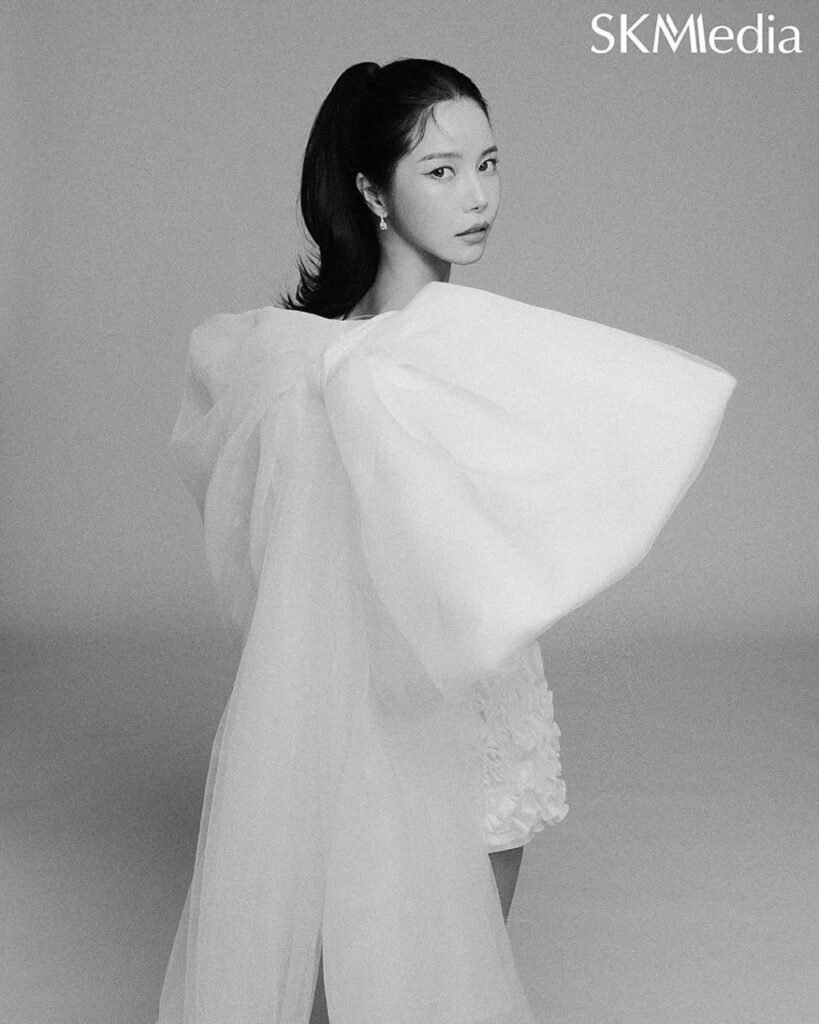 MAMAMOO Solar Stuns in SKM Media October 2025 Cover with Elegant Pictorial Blending K-pop Star Power and Fashion Edge