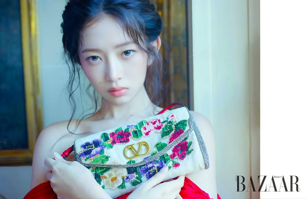 IVE Rei & Liz Illuminate Harper’s BAZAAR Korea x Valentino November 2025 Pictorial: A Masterpiece of Poise, Couture Romance, and Contemporary Elegance