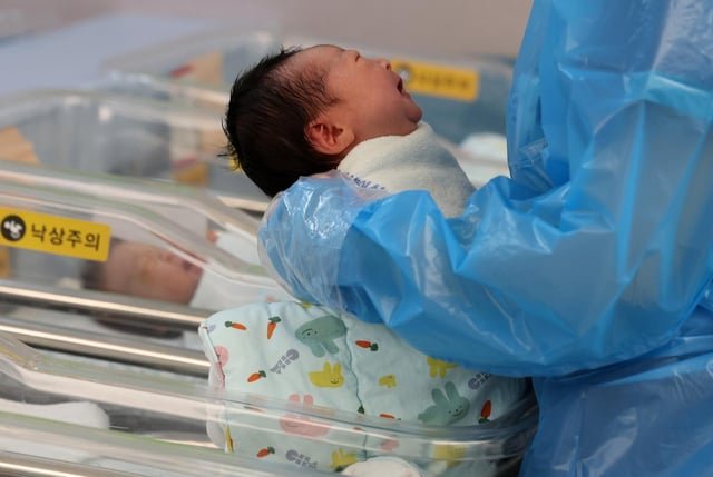 Korea’s birthrate increases for 16th consecutive month in October