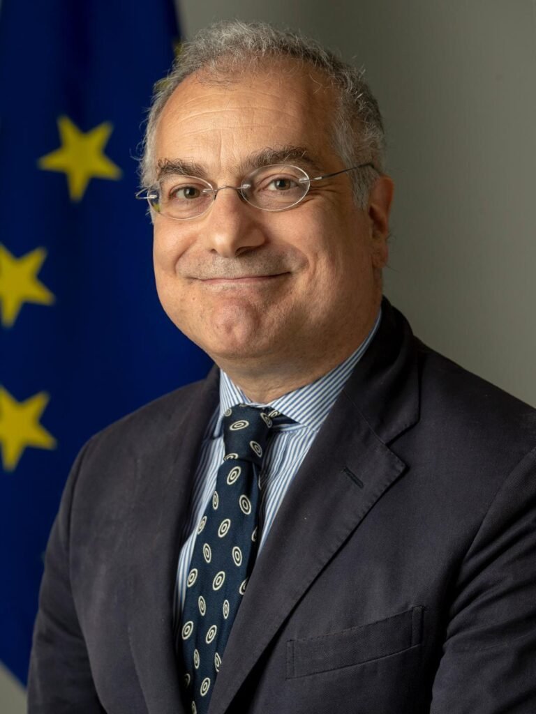 Envoys send season’s greetings