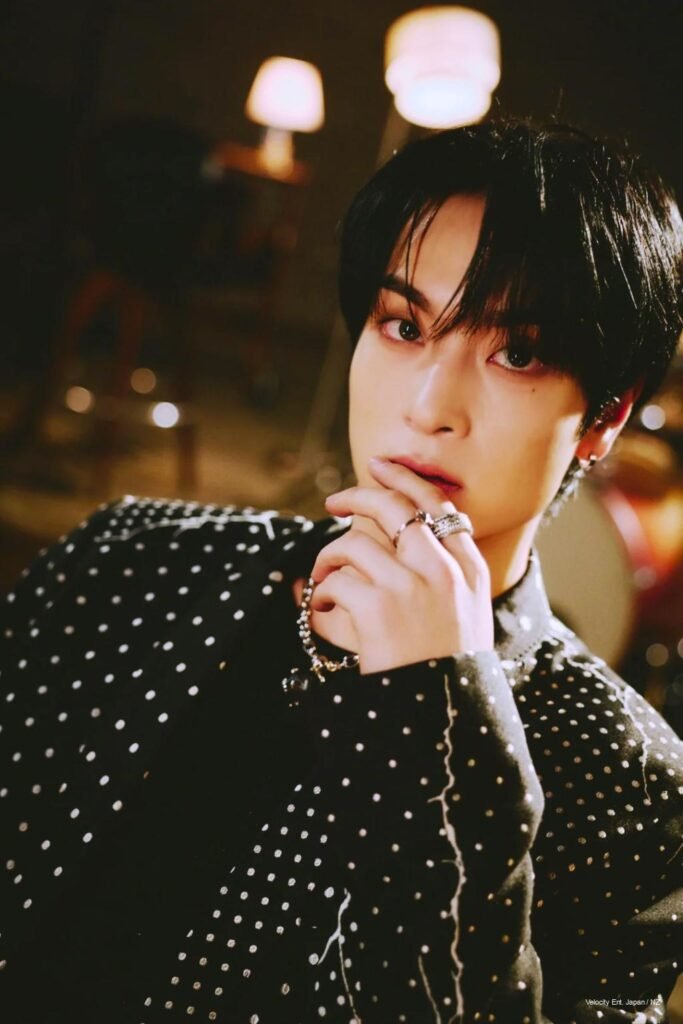 Catch The One: SEOJUN’s Explosive Debut with “RIGHT NOW!” – Kpop’s New Rock Revolution