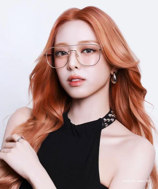 Yuna x VIEWMAP: The 250730 Glasses Shoot That Redefined K-Pop Fashion and Elevated Eyewear Editorial Style