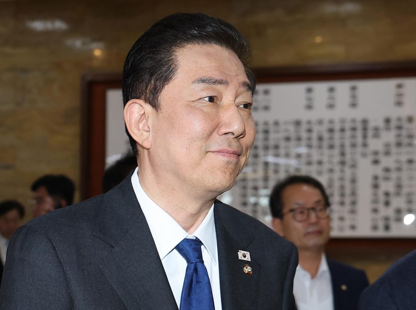 Ruling party demands ex-floor leader accused of corruption leave party