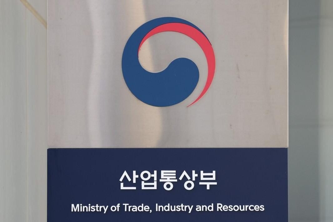 Gov’t to pursue industrial R&D centered on manufacturing AI, balanced growth