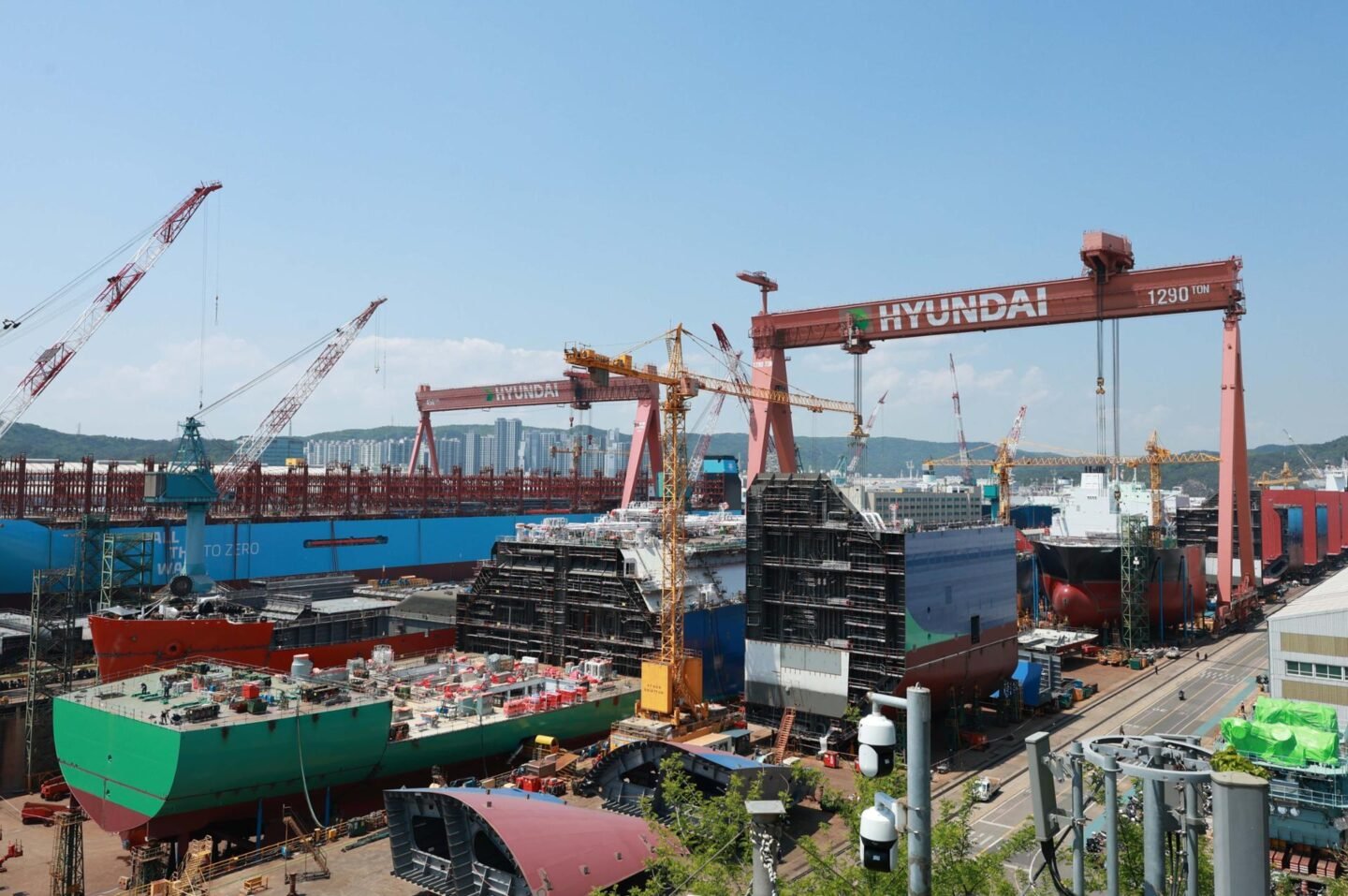 Seoul to provide 400 bil. won in financial support to shipbuilding industry