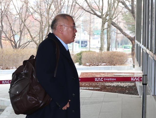 Hyundai Motor chair joins gov’t officials, other senior execs in Canada trip for submarine bid